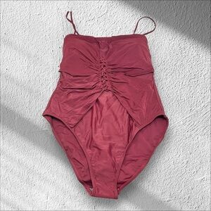 Venus Size 10 Merlot NWOT One Piece  Swimsuit Removable Straps Sexy Beach Cruise